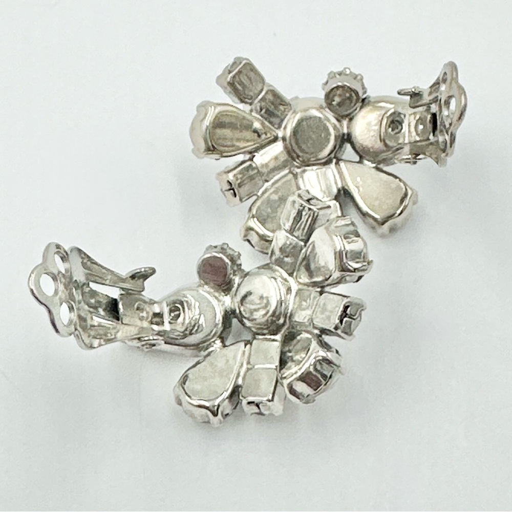 ASTRA Vintage Clear Rhinestone Clip On Earrings - Picture 4 of 6